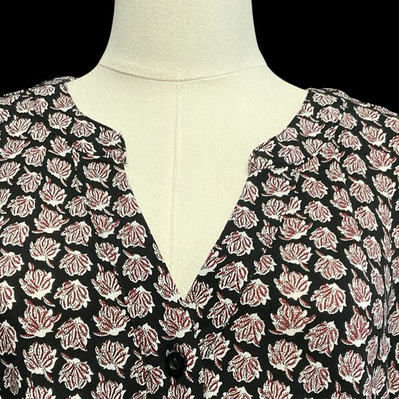 Black Floral Print Blouse w/ Collar Detail - Picture 2 of 3